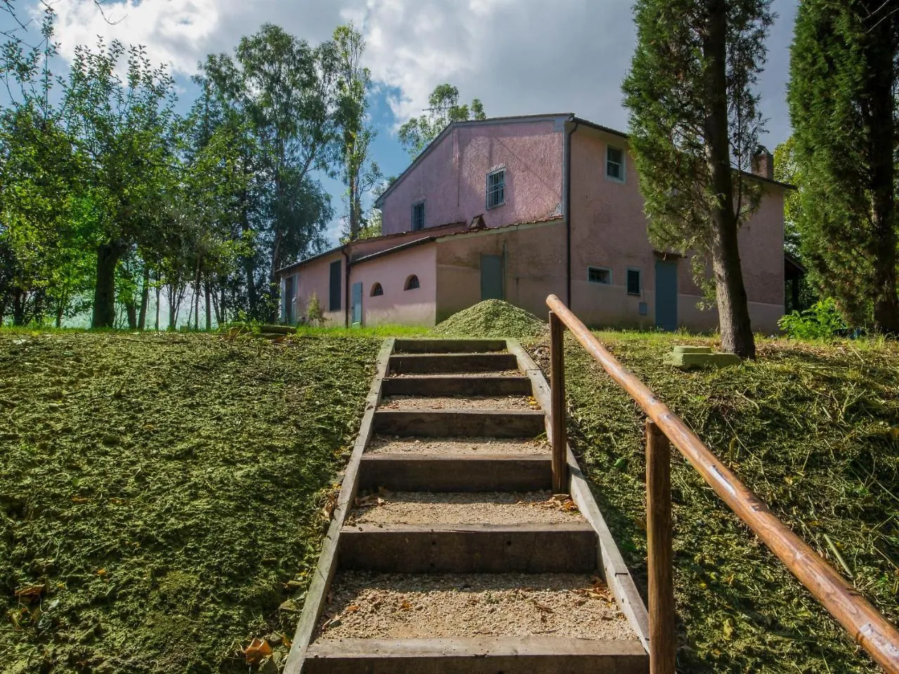Holiday home Locazione Turistica Casa Bianca Villa Lorenzana